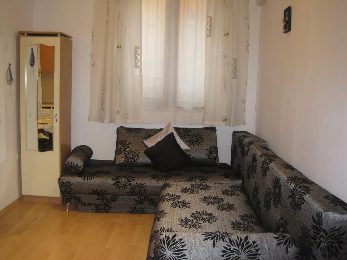 Apartment Nadejda Varna Buitenkant foto