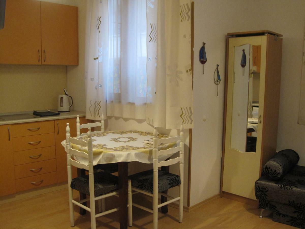 Apartment Nadejda Varna Buitenkant foto